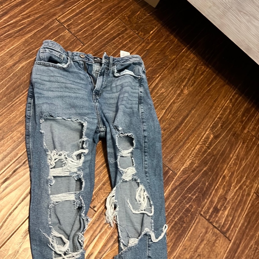 hollister mom jean w rips waist 26 length 27